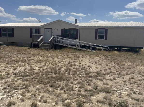 507 E 3rd St, Brackettville, TX 78832