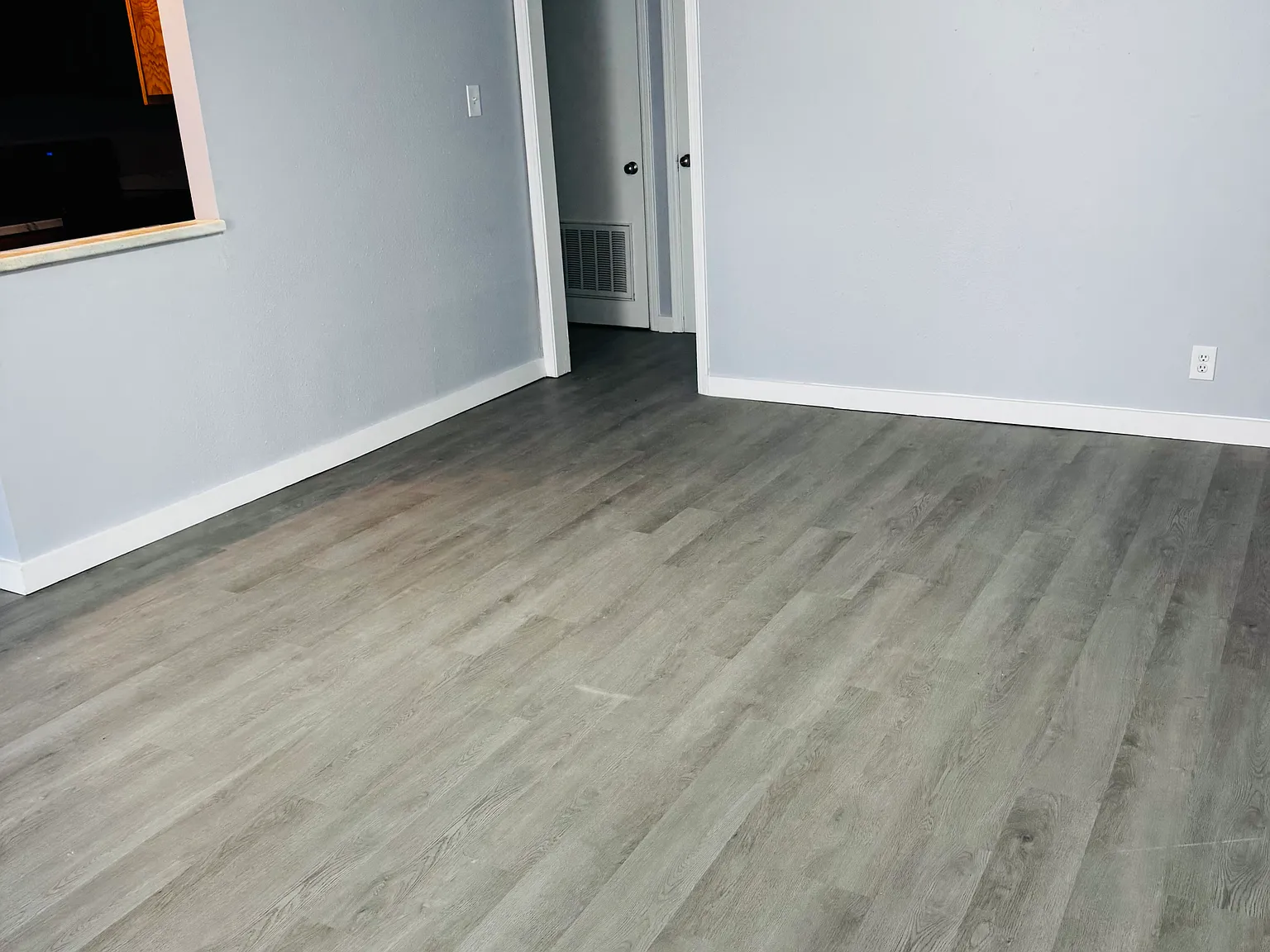1 bed, 696 sqft, $950 — Photo 2