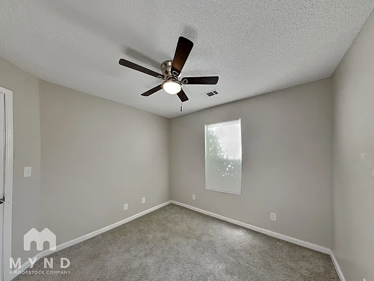 215 Shamrock Way — Photo 18