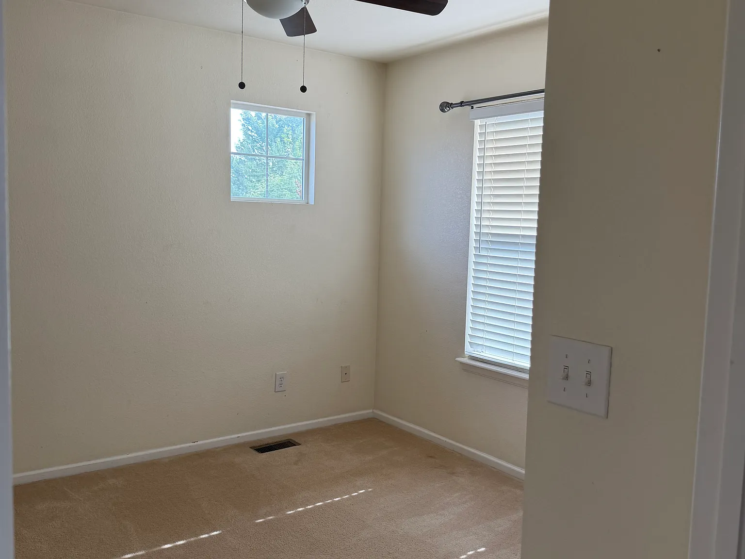 4 bed, 2682 sqft, $2,950 — Photo 3