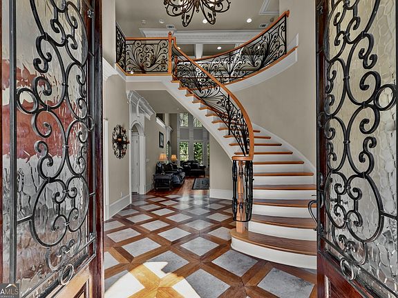 3rd image of 1310 Settles Rd