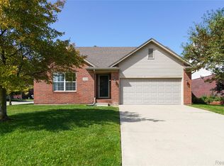 30945 Cousino Dr, Warren, MI