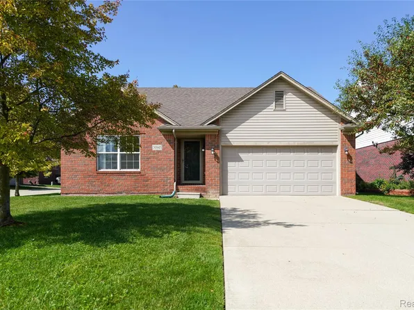30945 Cousino Dr, Warren, MI 48092