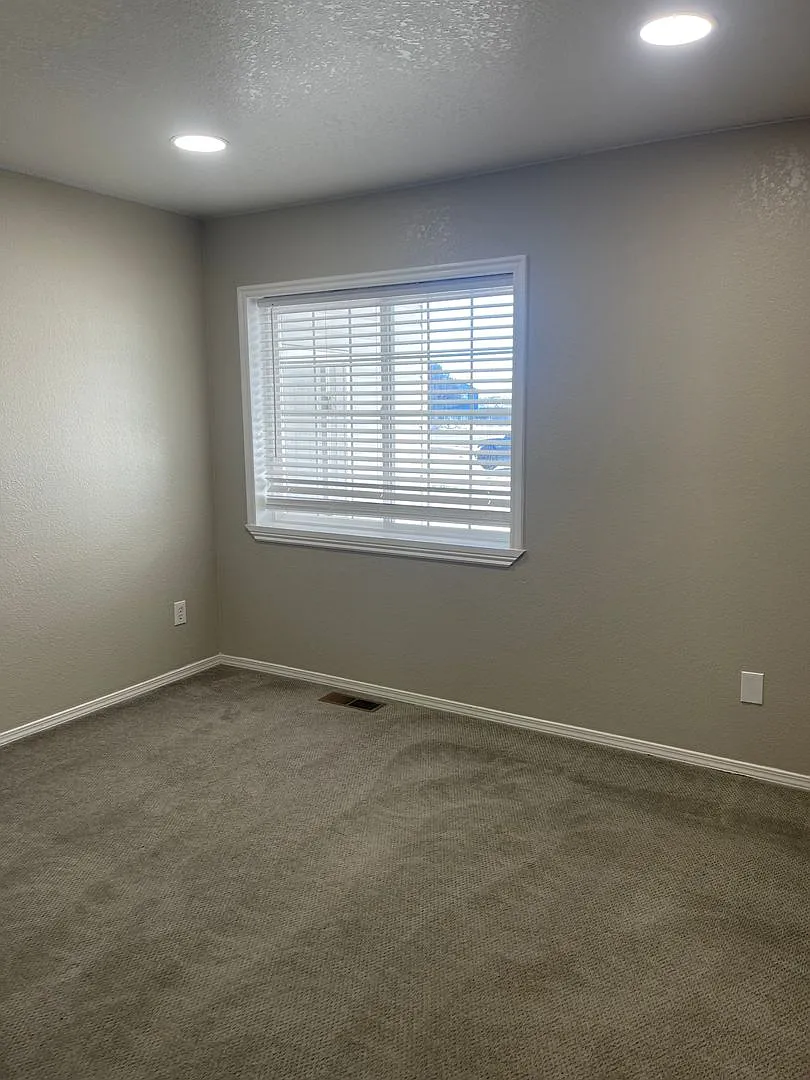 Spring Creek duplex — Photo 3