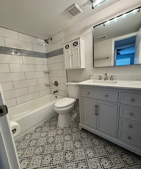 606 S Albany Ave #2 — Photo 7