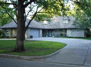 720 N Stratford Ln, Wichita, KS 67206