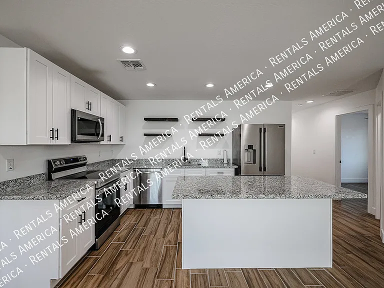 526 S Crismon Rd — Photo 8