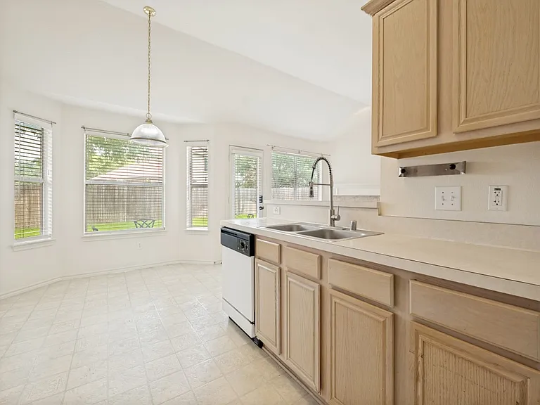 4528 Saint Francis Ave — Photo 4