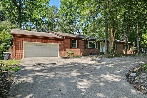 151 Country Club Dr Photo 1