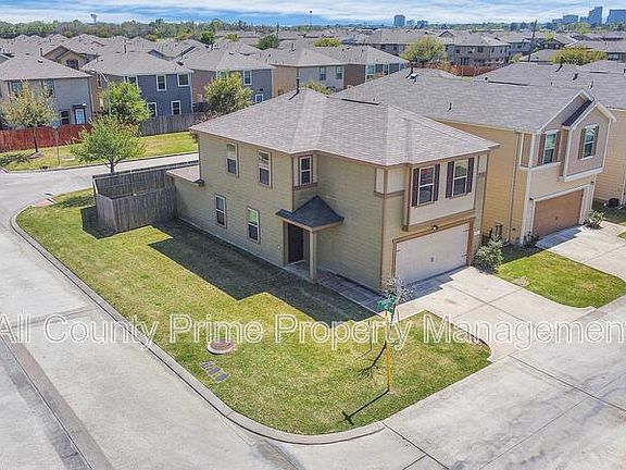 4th image of 19003 Barnesdale Ct