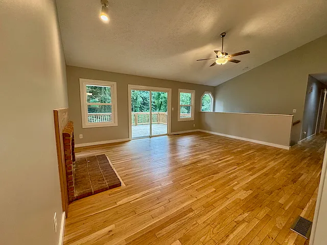 411 Patrick Henry Dr — Photo 16
