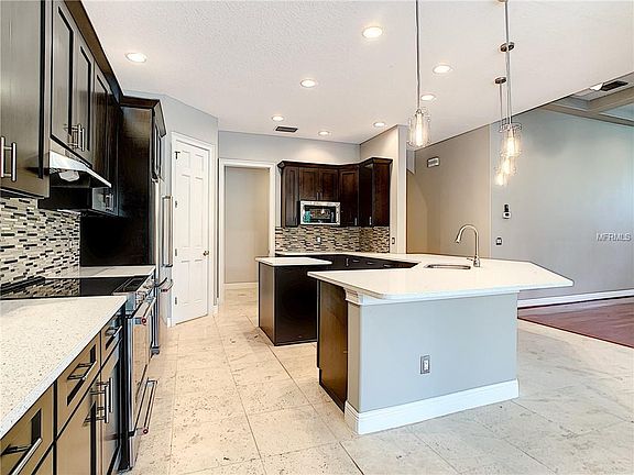 4th image of 1756 Bridgewater Dr