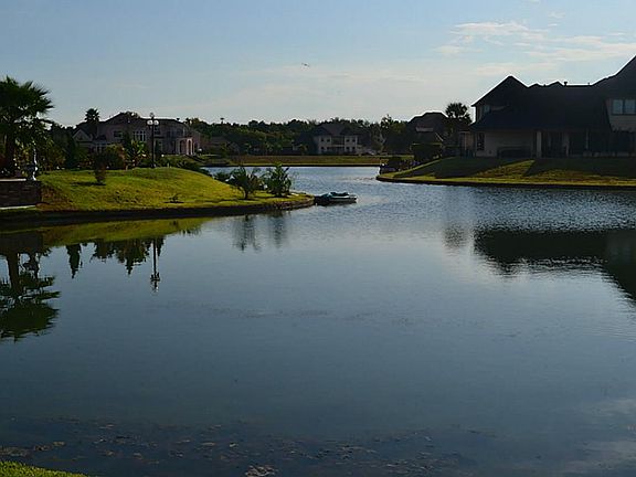 5th image of 1715 Parklake Village Dr