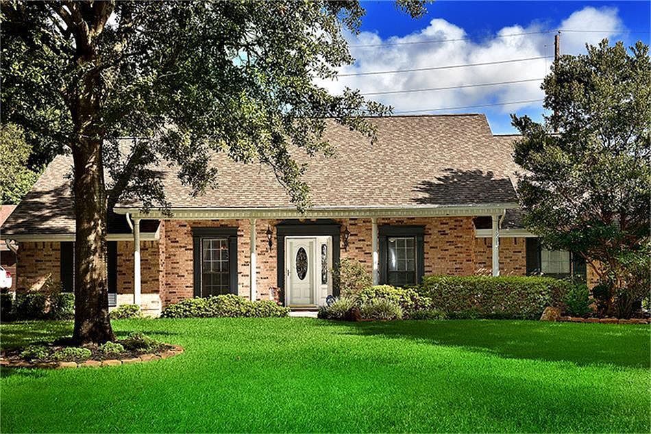 1st image of 619 E Cypresswood Dr