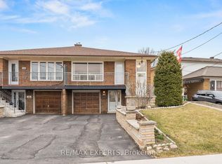 126 Ardwick Blvd, Toronto, ON M9M 1W2