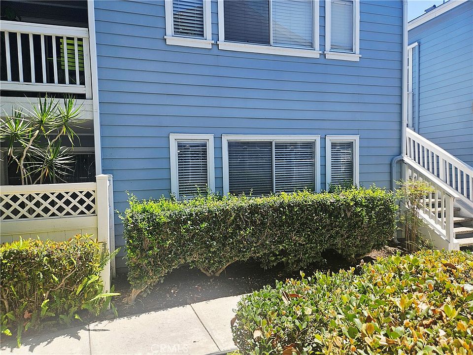 1st image of 12864 Sycamore Village Dr
