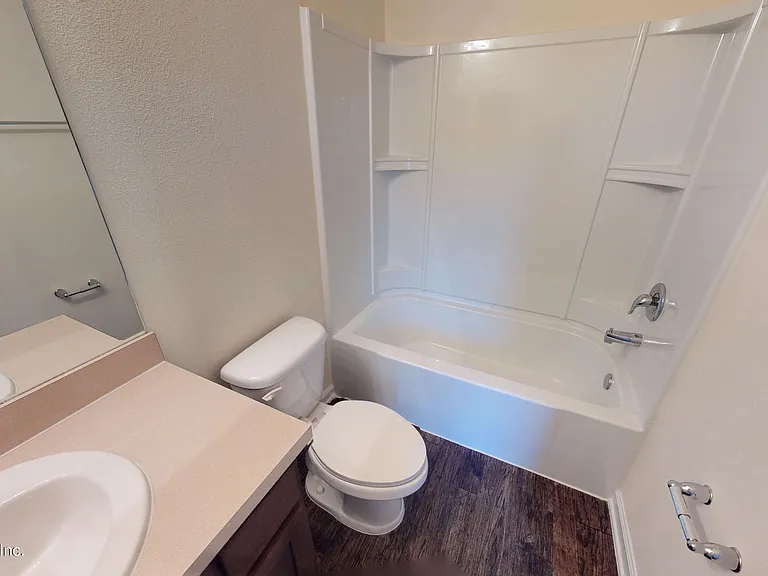 810 Capitol Pkwy — Photo 13