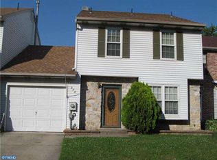 320 Cherrywood Dr, Clementon, NJ 08021