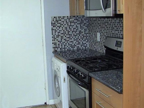 4th image of 4048 Knoll Top Ct