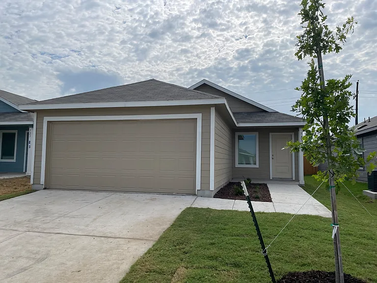 727 Ponderosa Ln — Photo 3