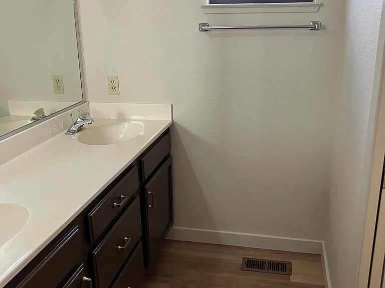 5901 Shadow Park Dr — Photo 7