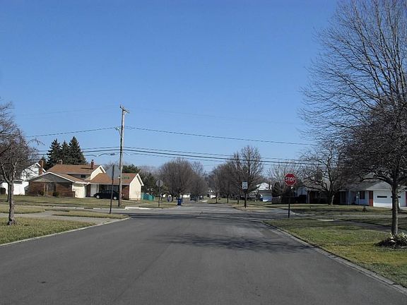 3rd image of 25036 Arlington Ln