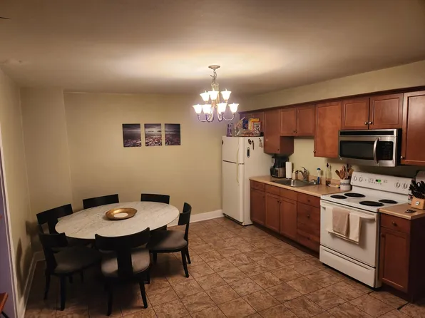 40 Brunswick Ave #2, Bloomsbury, NJ 08804