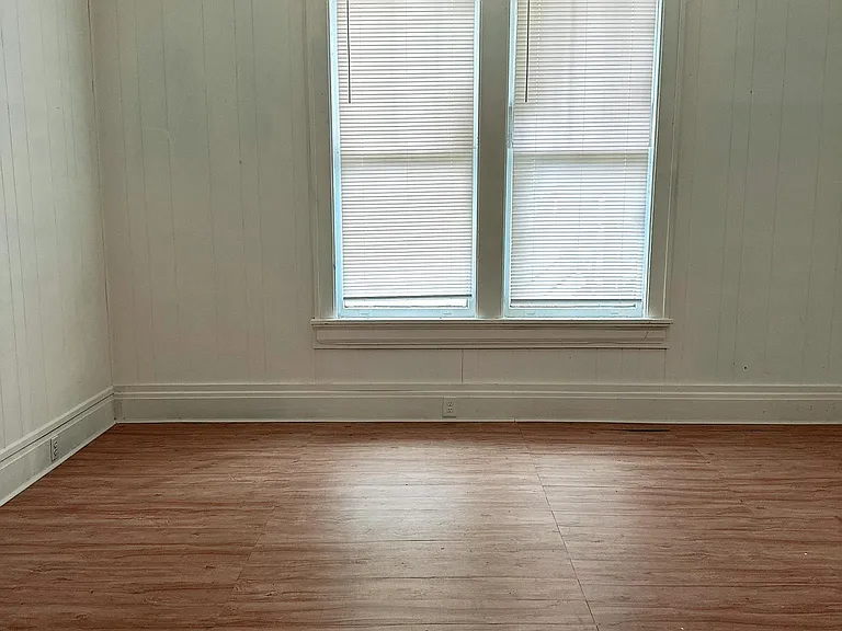 1004 W Main St #5 — Photo 2