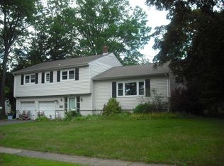 19 Garvey Rd, Wayne, NJ 07470