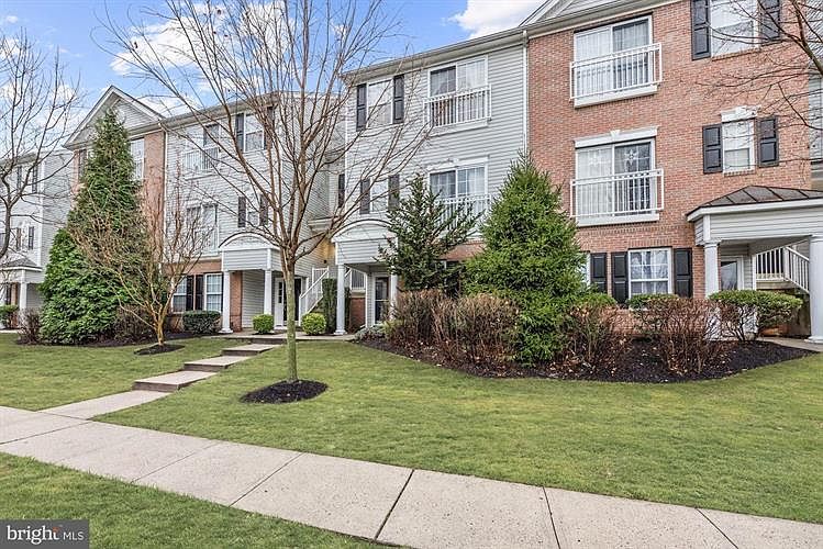 1st image of 311 Harbour Blvd #311