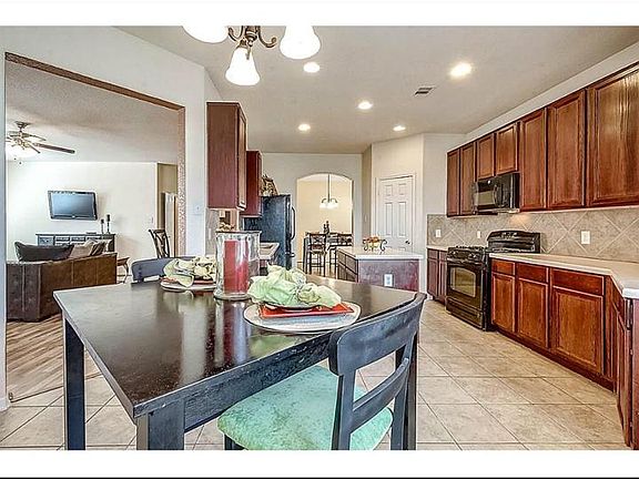 3rd image of 3135 Dogwood Knoll Trl