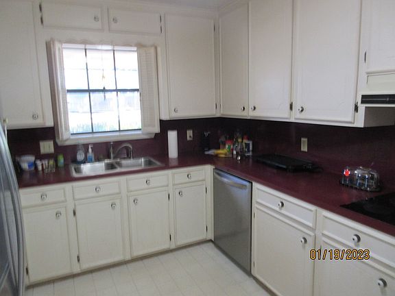 3rd image of 4403 Red Oak Dr