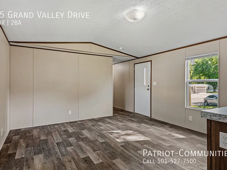 15 Grand Valley Dr — Photo 25