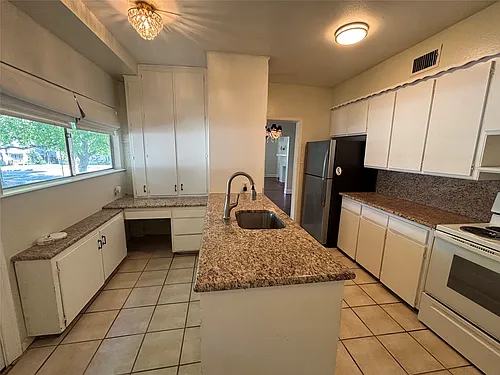 600 Monticello Dr #1 Photo 1