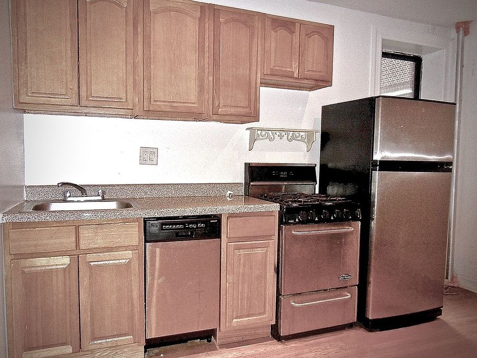 1st image of 356 Saint Johns Pl APT 1B
