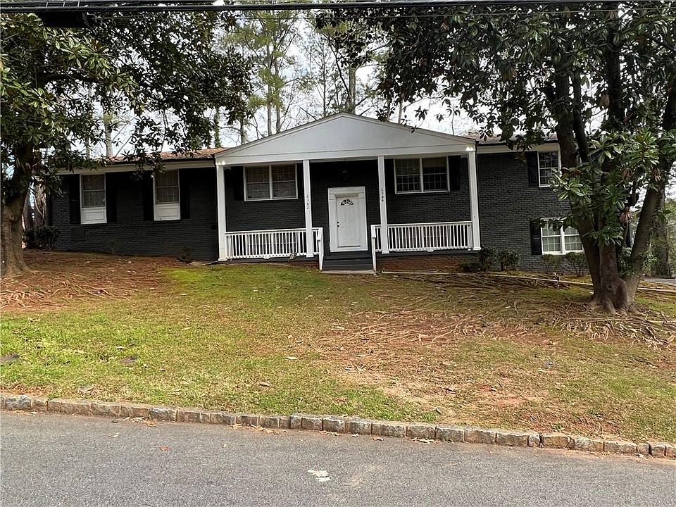 1st image of 2382 Peachwood Cir NE
