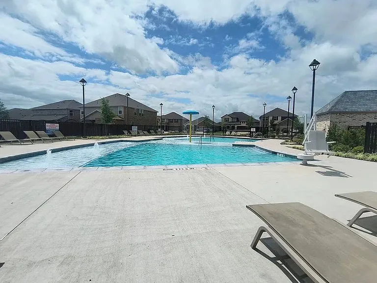 506 Valley View Dr — Photo 25