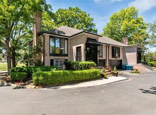 8304 Howe Dr, Prairie Village, KS 66206