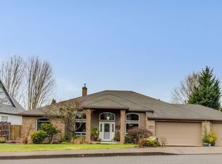 2490 NW Horizon Dr, McMinnville, OR 97128