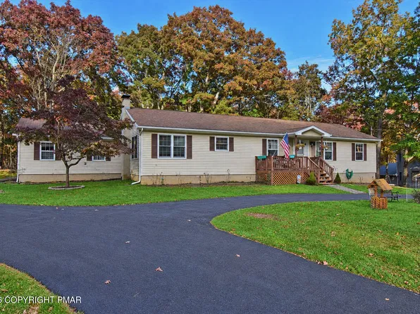 121 Chamberlain Dr, East Stroudsburg, PA 18302