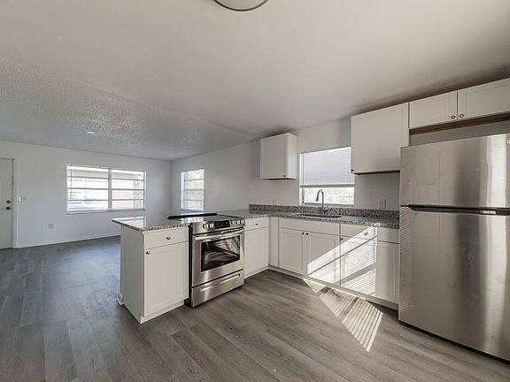 4th image of 151 Avenue C SE #B