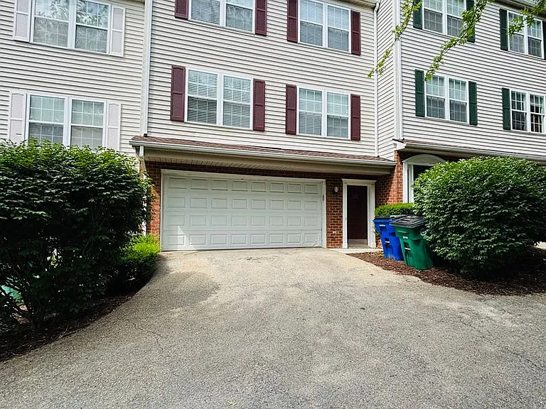 305 Silver Leaf Dr — Photo 2