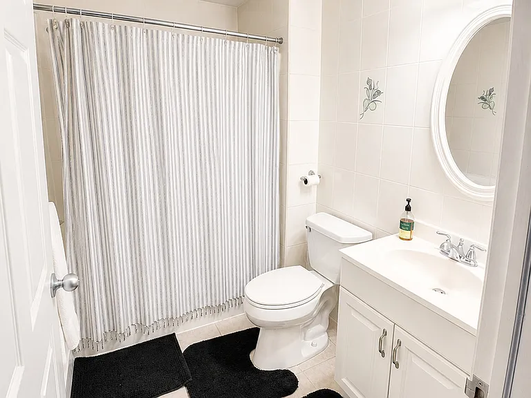 1126 Buttonwood St #C — Photo 10