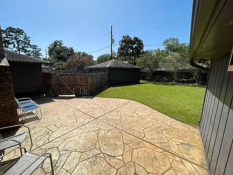 210 Black Forest Dr — Photo 3