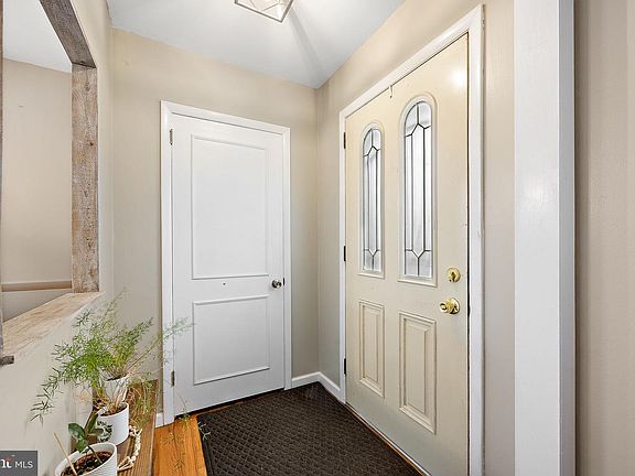 5th image of 305 W Delaware Ave