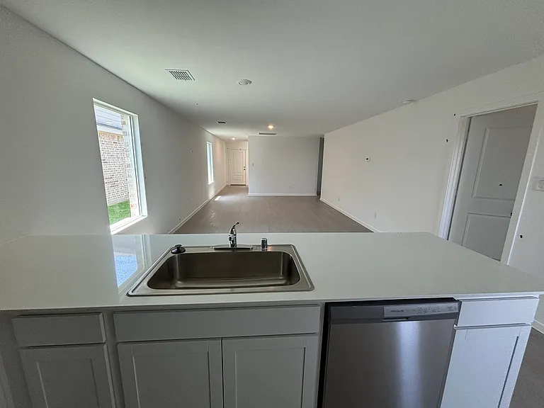 1830 Sanderling St — Photo 7