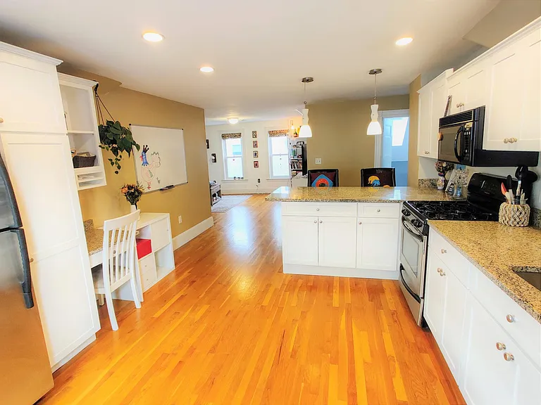 14 Edison Grn #3 — Photo 2