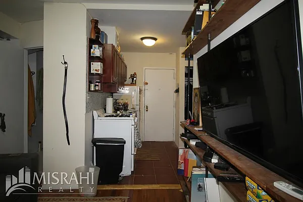 Rented by J Misrahi Realty Corp | media 20