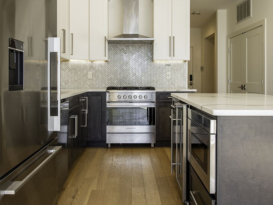 1st image of 946 Saratoga St #1