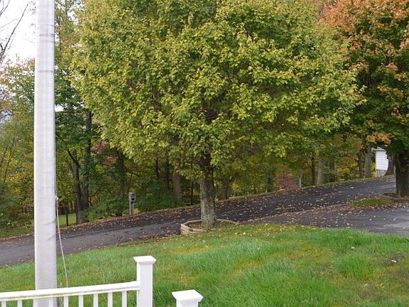 2nd image of 122 Dogwood Cir